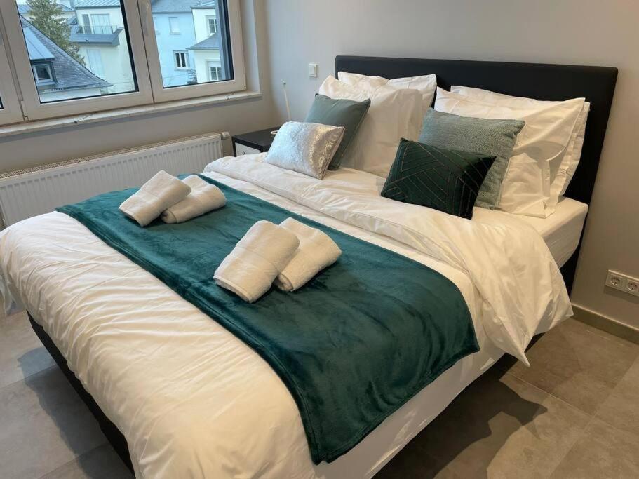Large 3 Bedrooms With Private Parking-limp2 *